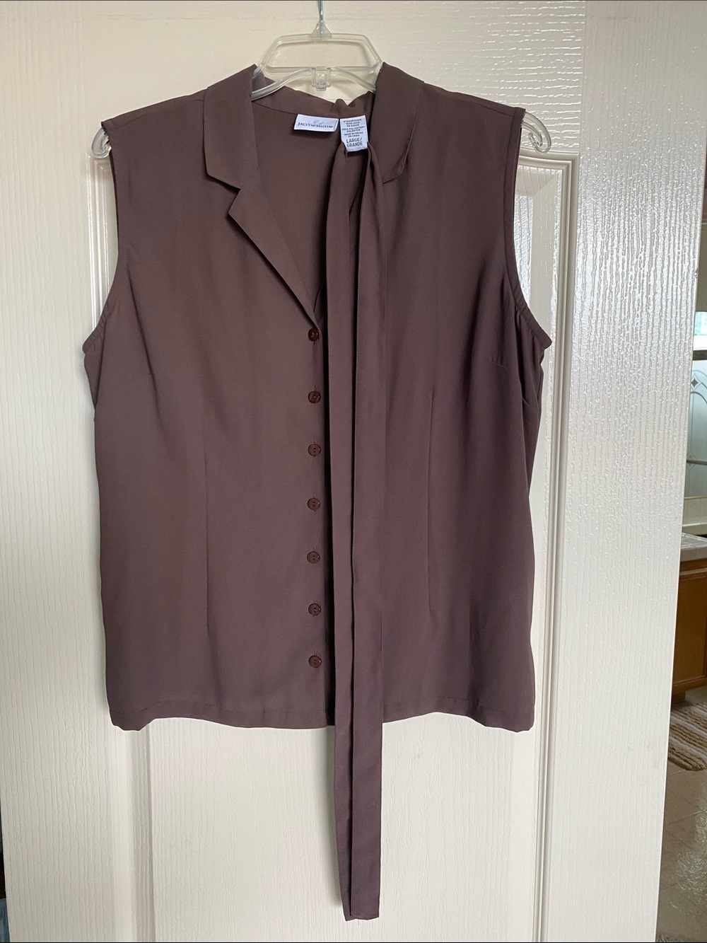 Jaclyn Smith Brown Sleeveless Button Front Tie-Waist Blouse